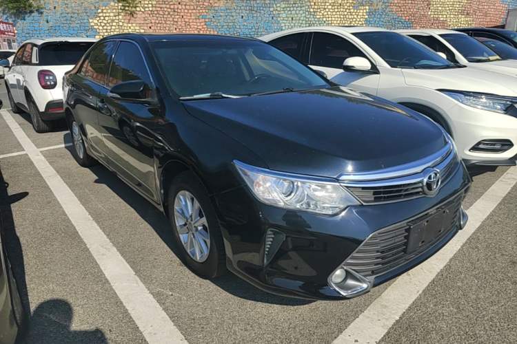 Used Toyota Camry 2015 2.0G Premier Edition Front Right 45 Deg