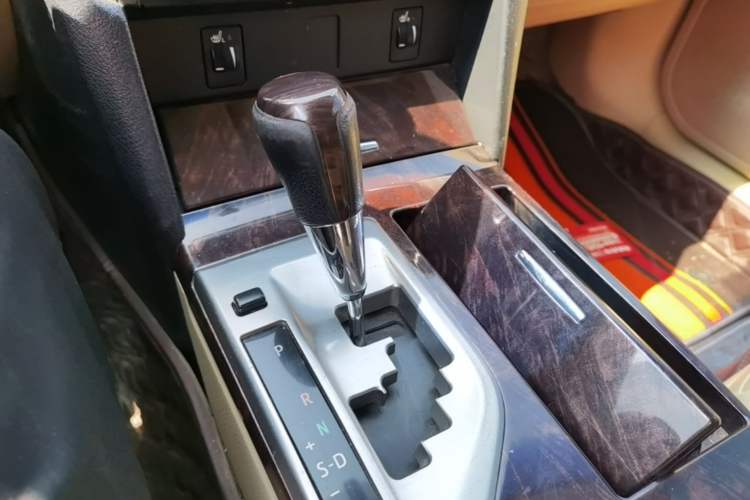 Used Toyota Camry 2015 2.0G Premier Edition Gear Lever