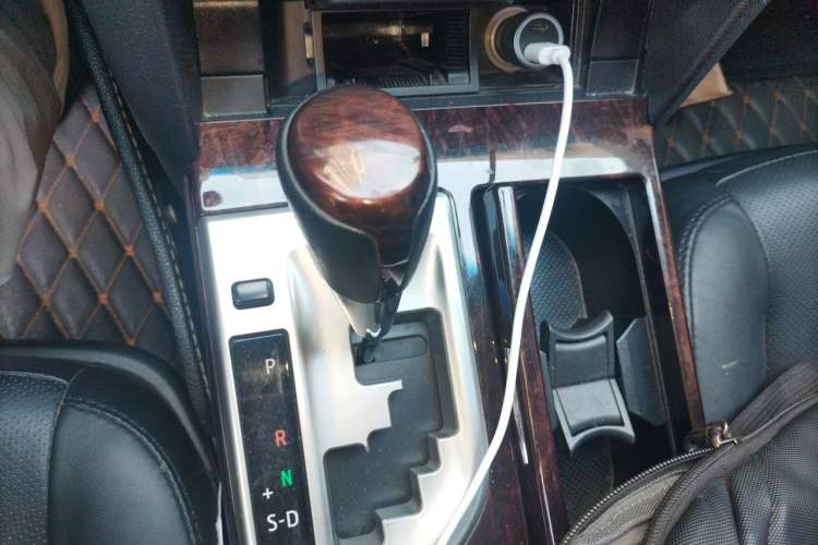 Used Toyota Camry 2015 2.0G Premier Edition Gear Lever