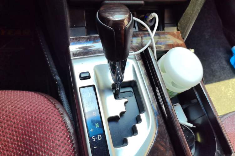 Used Toyota Camry 2015 2.0G Premier Edition Gear Lever