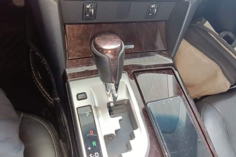 Used Toyota Camry 2015 2.0G Premier Edition Gear Lever