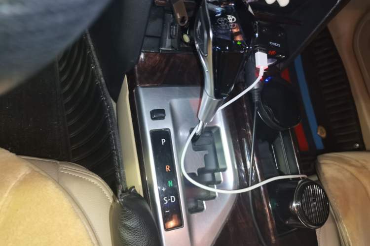 Used Toyota Camry 2015 2.0G Premier Edition Gear Lever