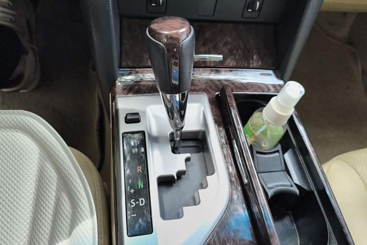 Used Toyota Camry 2015 2.0G Premier Edition Gear Lever
