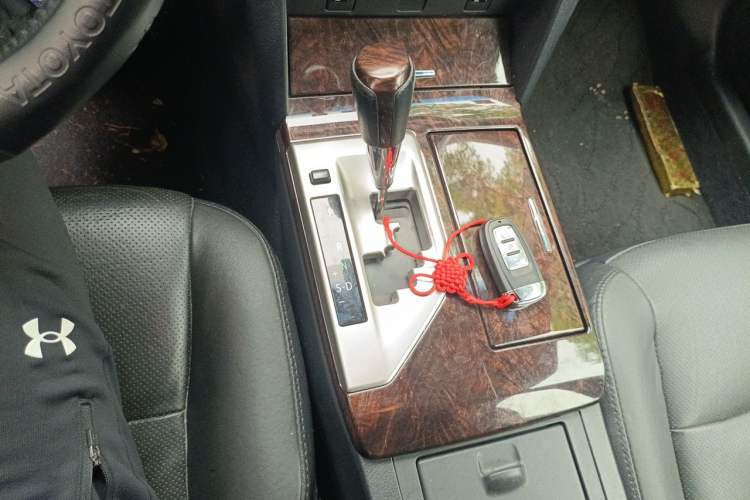 Used Toyota Camry 2015 2.0G Premier Edition Gear Lever