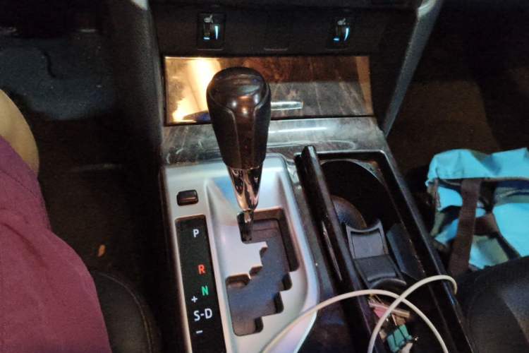 Used Toyota Camry 2015 2.0G Premier Edition Gear Lever