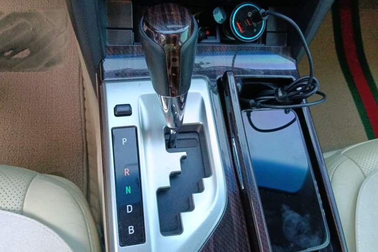 Used Toyota Camry 2015 Dual-Engine 2.5 HG Luxury Navigation Edition Gear Lever