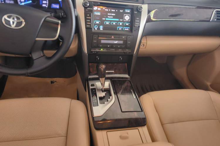 Used Toyota Camry 2015 2.0G Premier Edition Gear Lever