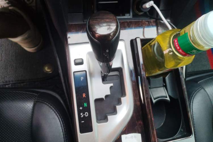 Used Toyota Camry 2015 2.0G Premier Edition Gear Lever