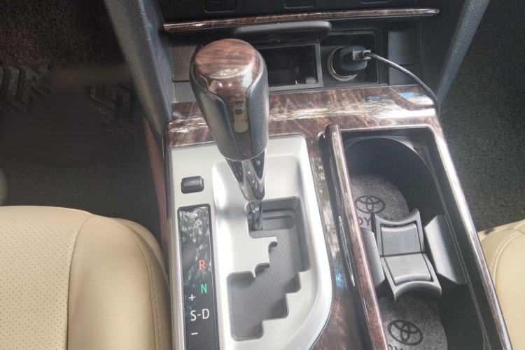 Used Toyota Camry 2015 2.0G Premier Edition Gear Lever