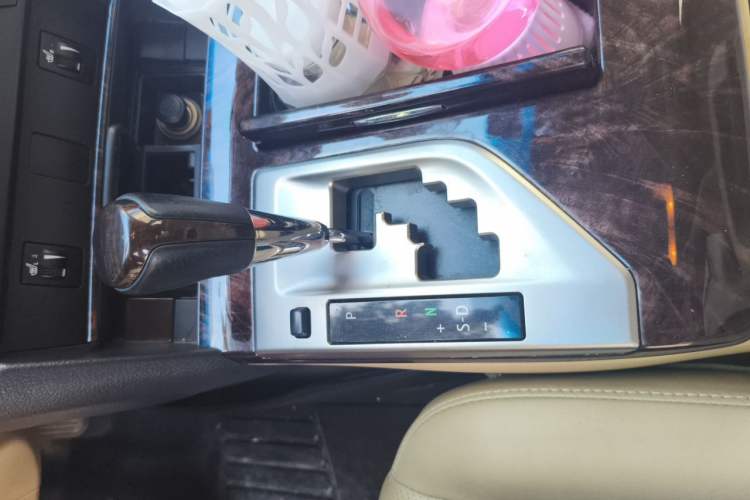Used Toyota Camry 2015 2.0G Premier Edition Gear Lever