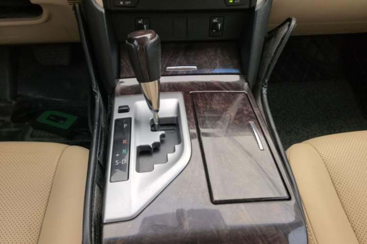 Used Toyota Camry 2015 2.0G Premier Edition Gear Lever
