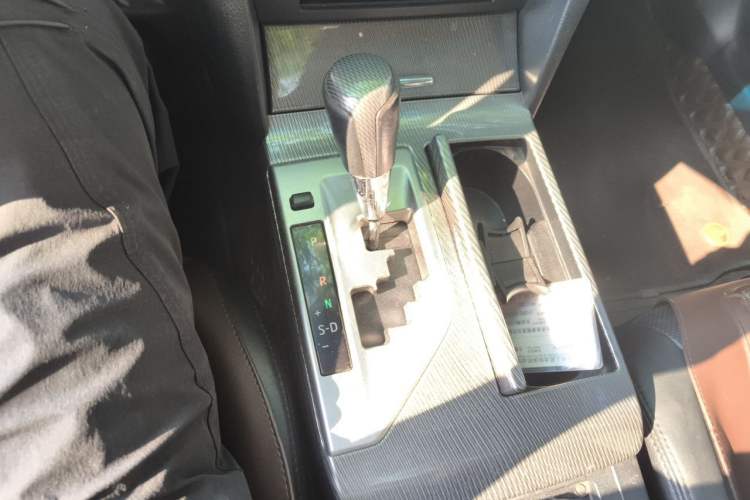 Used Toyota Camry 2015 Junrui 2.0S Activa Edition Gear Lever