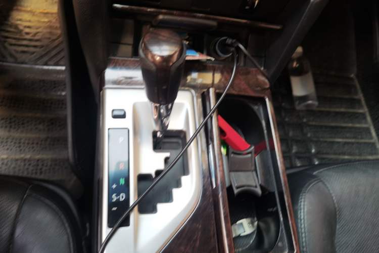 Used Toyota Camry 2015 2.0G Premier Edition Gear Lever