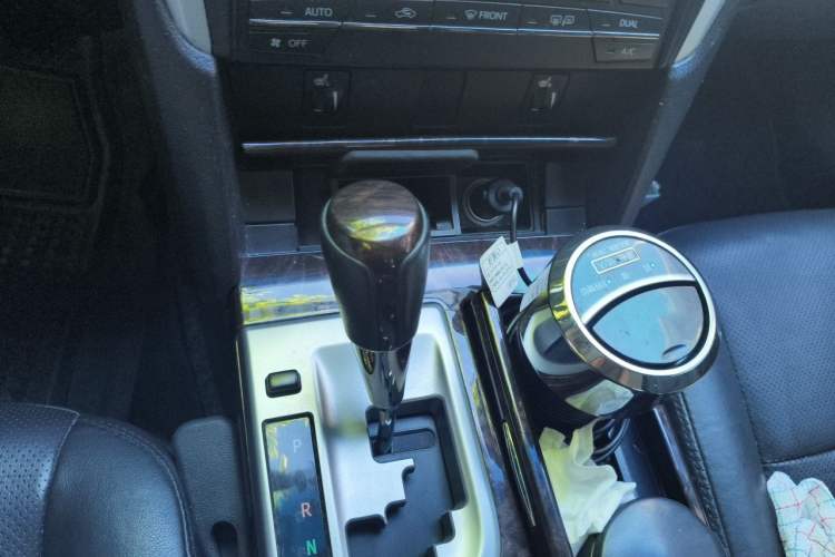 Used Toyota Camry 2015 2.0G Premier Edition Gear Lever