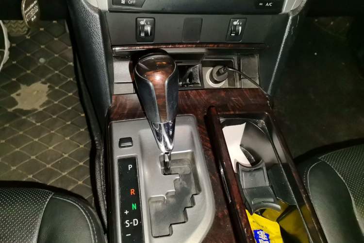 Used Toyota Camry 2015 2.0G Premier Edition Gear Lever