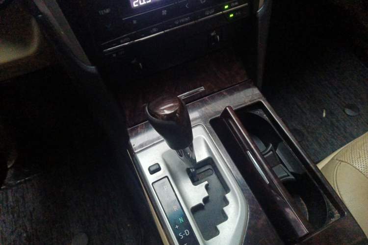 Used Toyota Camry 2015 2.0G Premier Edition Gear Lever