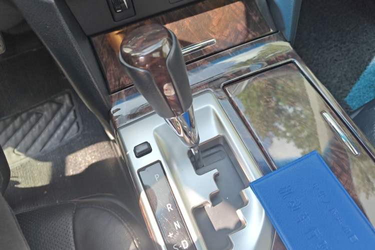 Used Toyota Camry 2015 2.0G Premier Edition Gear Lever