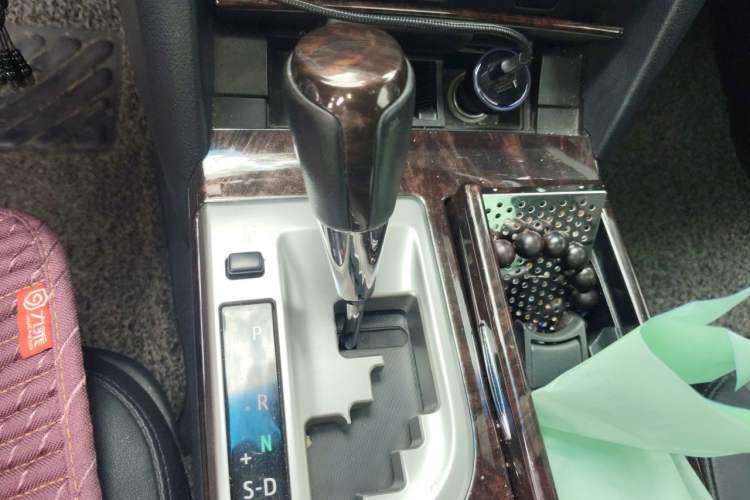 Used Toyota Camry 2015 2.0G Premier Edition Gear Lever