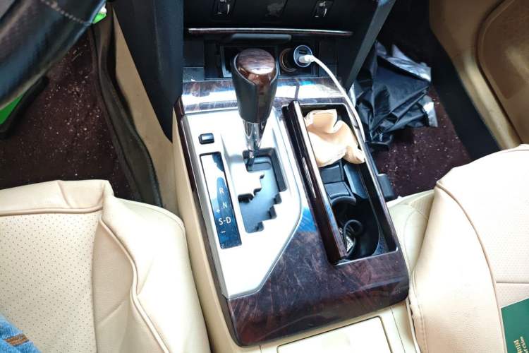 Used Toyota Camry 2015 2.0G Premier Edition Gear Lever