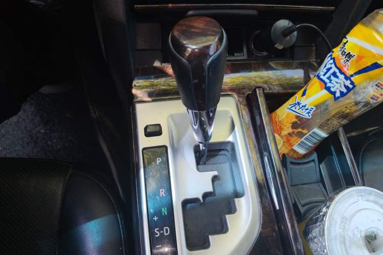 Used Toyota Camry 2015 2.0G Premier Edition Gear Lever