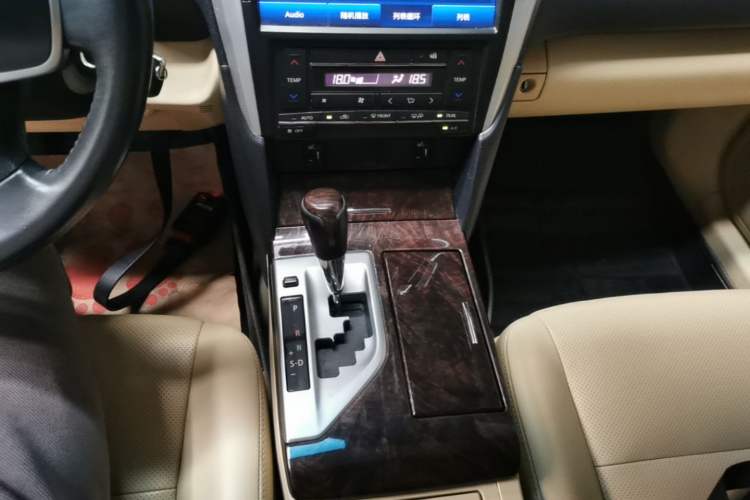 Used Toyota Camry 2015 2.0G Premier Edition Gear Lever