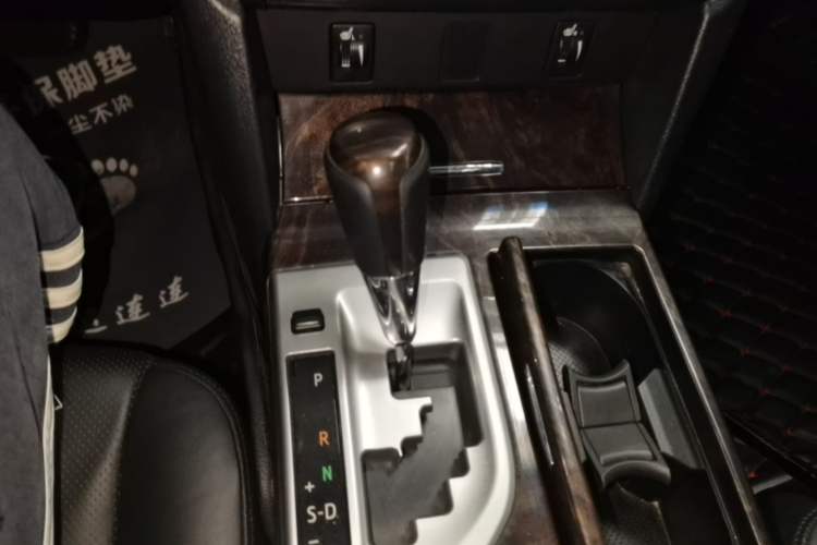 Used Toyota Camry 2015 2.0G Premier Edition Gear Lever