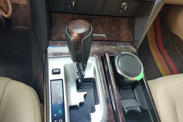 Used Toyota Camry 2015 2.0G Premier Edition Gear Lever