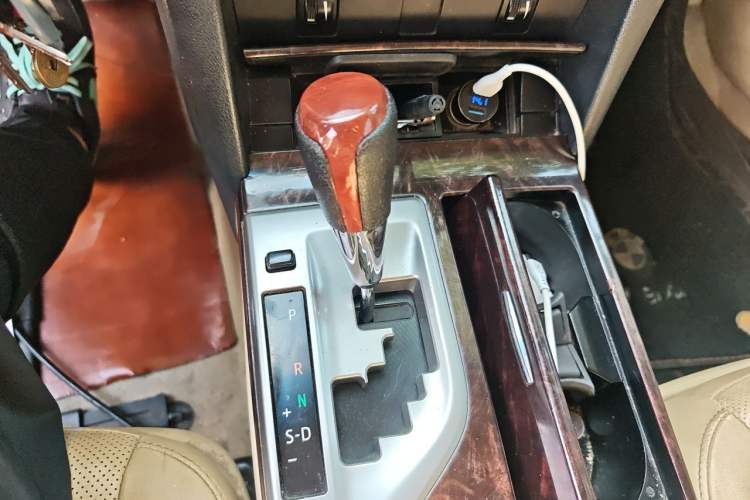 Used Toyota Camry 2015 2.0G Premier Edition Gear Lever