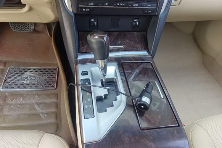 Used Toyota Camry 2015 2.5G Luxury Navigation Edition Gear Lever