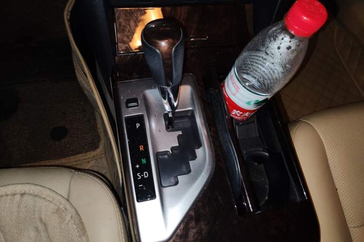 Used Toyota Camry 2015 2.0G Premier Edition Gear Lever