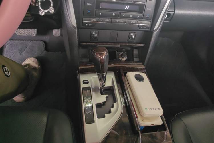 Used Toyota Camry 2015 2.0G Premier Edition Gear Lever