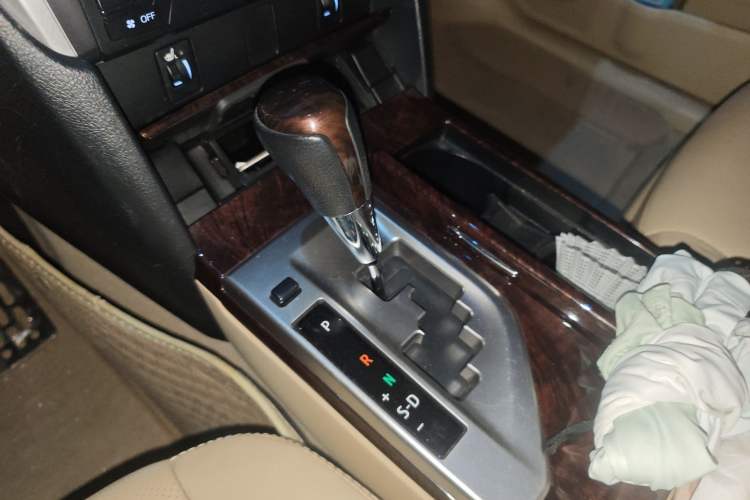 Used Toyota Camry 2015 2.0G Premier Edition Gear Lever