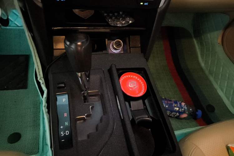Used Toyota Camry 2015 2.0E Elite Edition Gear Lever