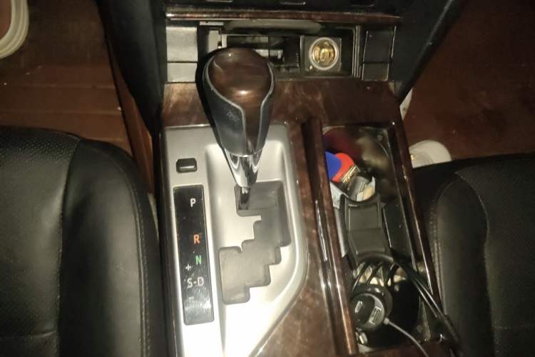 Used Toyota Camry 2015 2.0G Premier Edition Gear Lever
