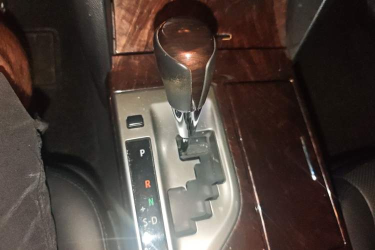 Used Toyota Camry 2015 2.0G Premier Edition Gear Lever