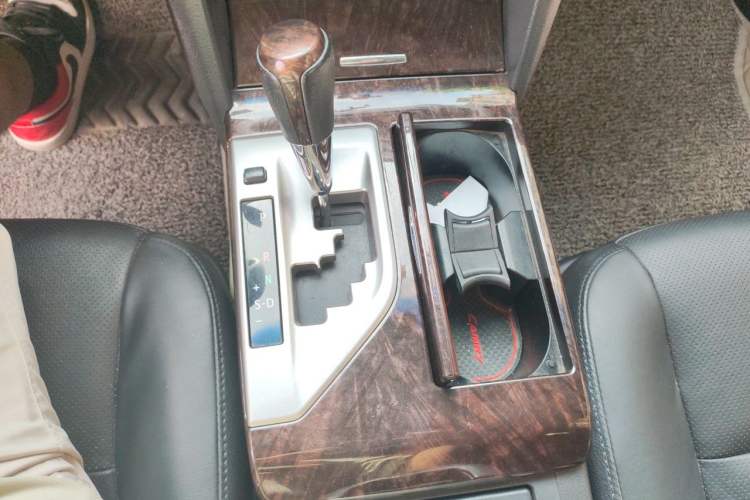 Used Toyota Camry 2015 2.0G Premier Edition Gear Lever