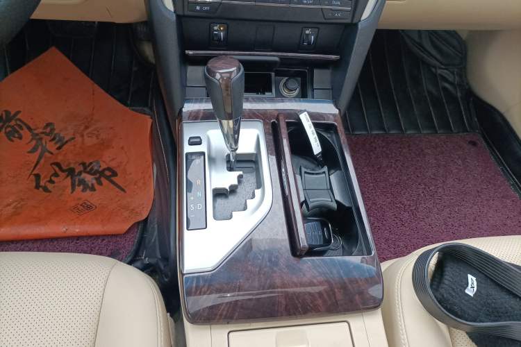 Used Toyota Camry 2015 2.0G Premier Edition Gear Lever