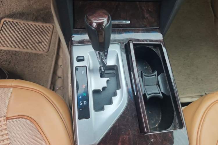 Used Toyota Camry 2015 2.0G Luxury Edition Gear Lever
