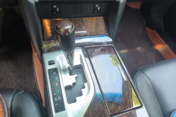 Used Toyota Camry 2015 2.0G Premier Edition Gear Lever