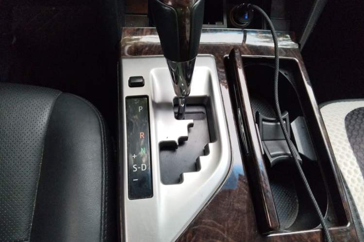 Used Toyota Camry 2015 2.0G Premier Edition Gear Lever
