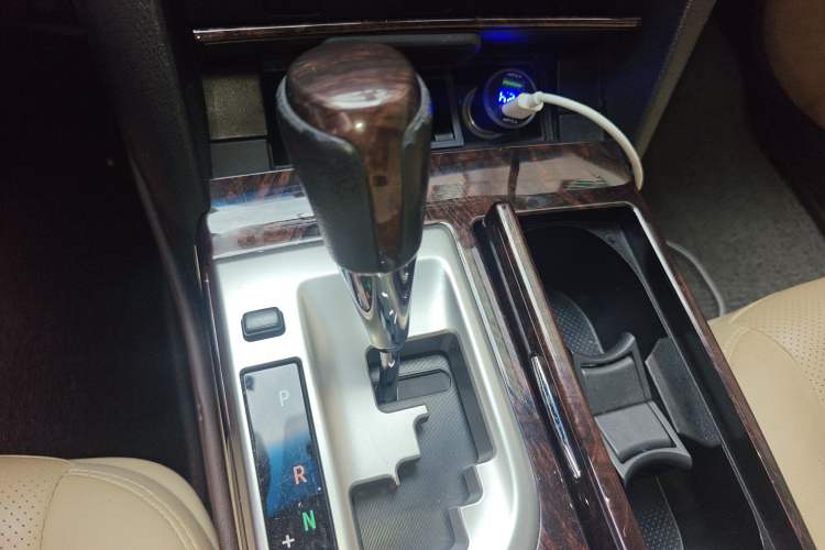Used Toyota Camry 2015 2.0G Premier Edition Gear Lever