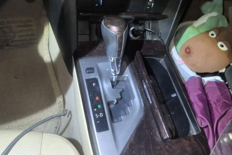 Used Toyota Camry 2015 2.0G Premier Edition Gear Lever