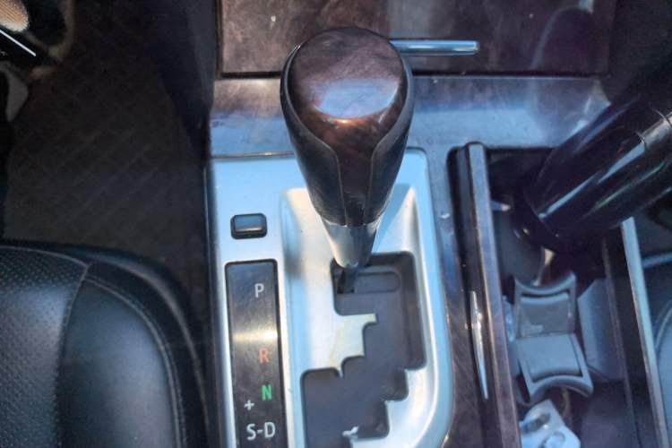 Used Toyota Camry 2015 2.0G Premier Edition Gear Lever