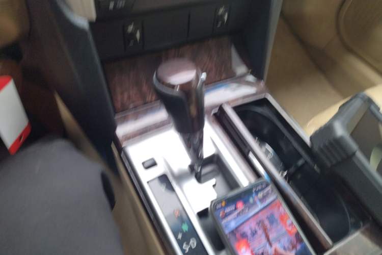 Used Toyota Camry 2015 2.0G Premier Edition Gear Lever