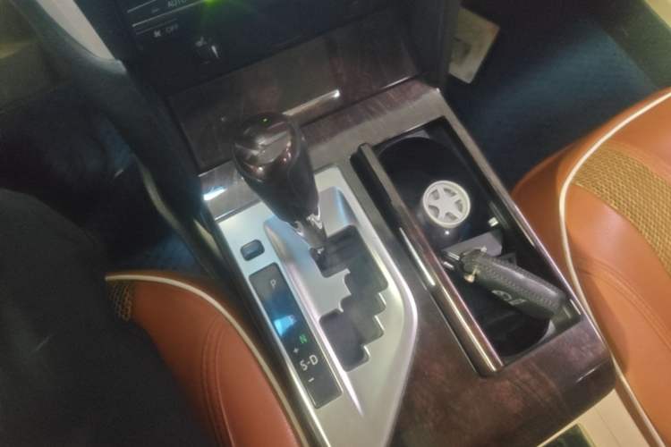 Used Toyota Camry 2015 2.0G Premier Edition Gear Lever