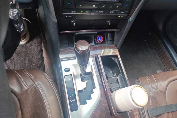 Used Toyota Camry 2015 2.0G Premier Edition Gear Lever