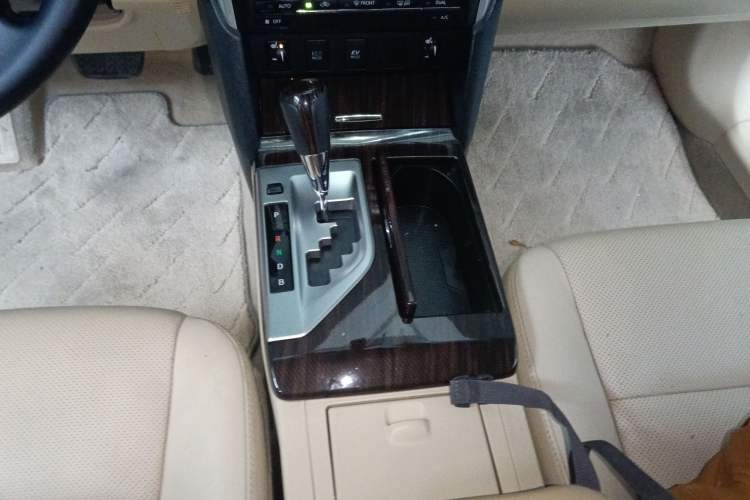 Used Toyota Camry 2015 Dual-Engine 2.5 HG Luxury Navigation Edition Gear Lever