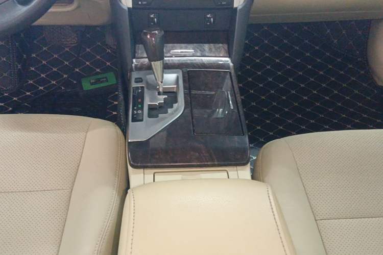 Used Toyota Camry 2015 2.0G Premier Edition Gear Lever