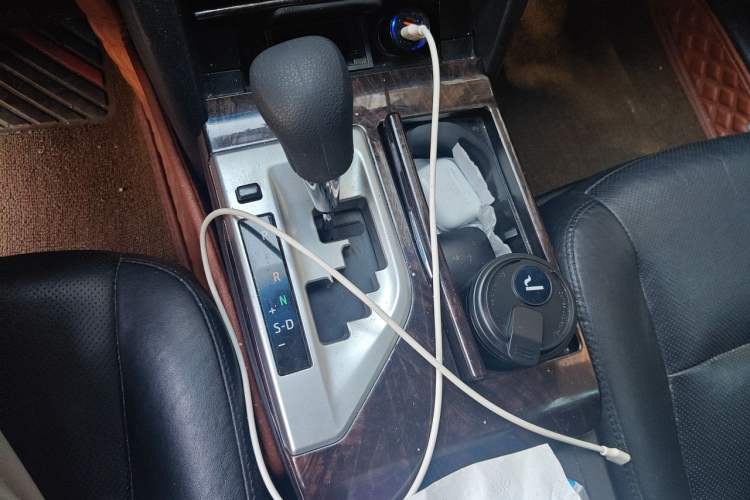 Used Toyota Camry 2015 2.0G Premier Edition Gear Lever