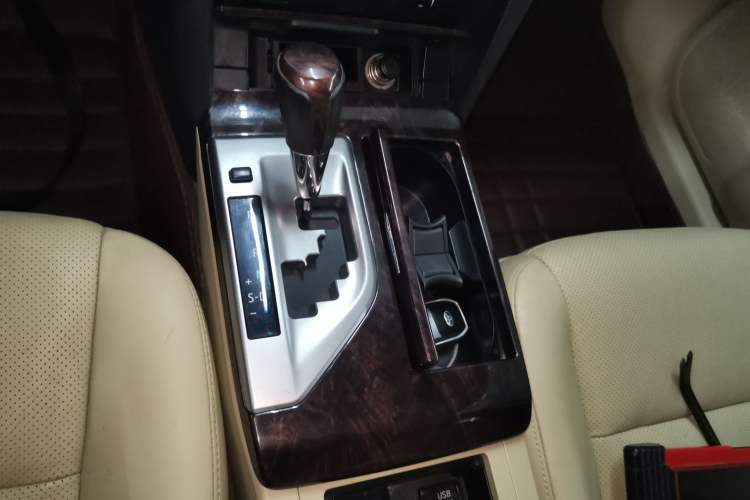 Used Toyota Camry 2015 2.0G Premier Edition Gear Lever